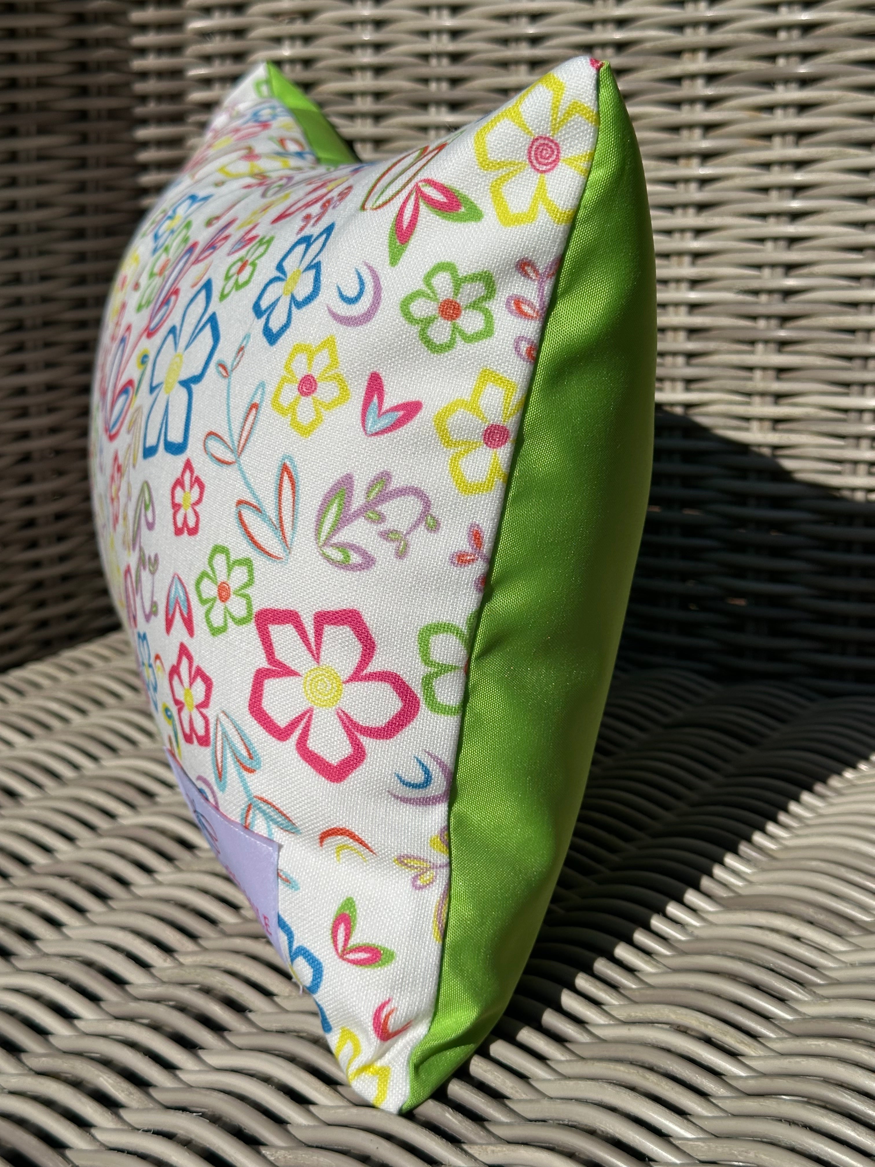 Full Bloom Outdoor Accent Cushion - Green